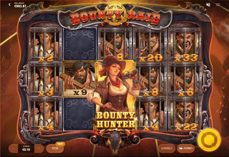 Bounty Raid slot gameplay